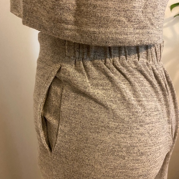 2 Piece Set - Picture 2 of 8